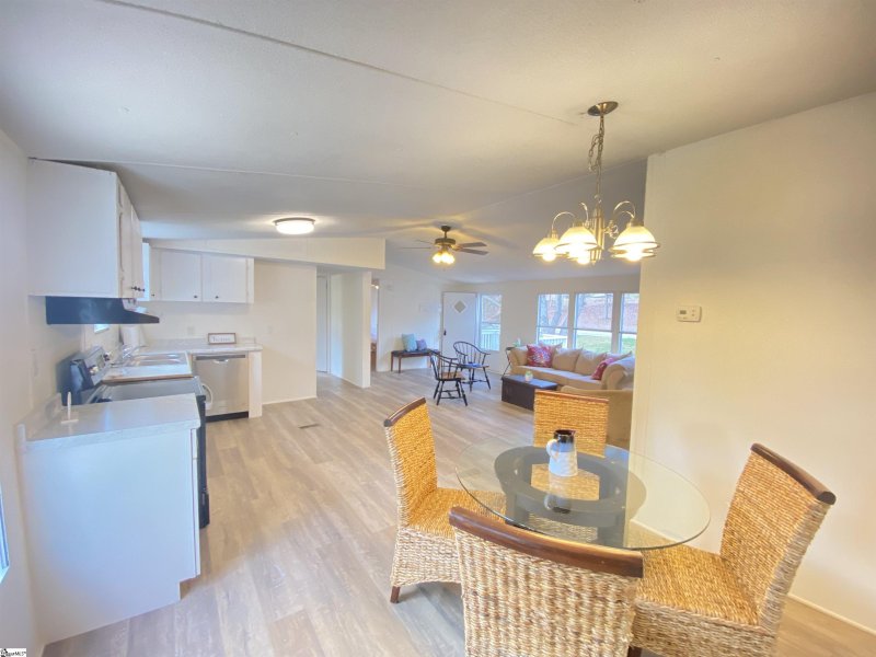 Property image 5 at 109 Country Walk Lane, Simpsonville, SC 29680