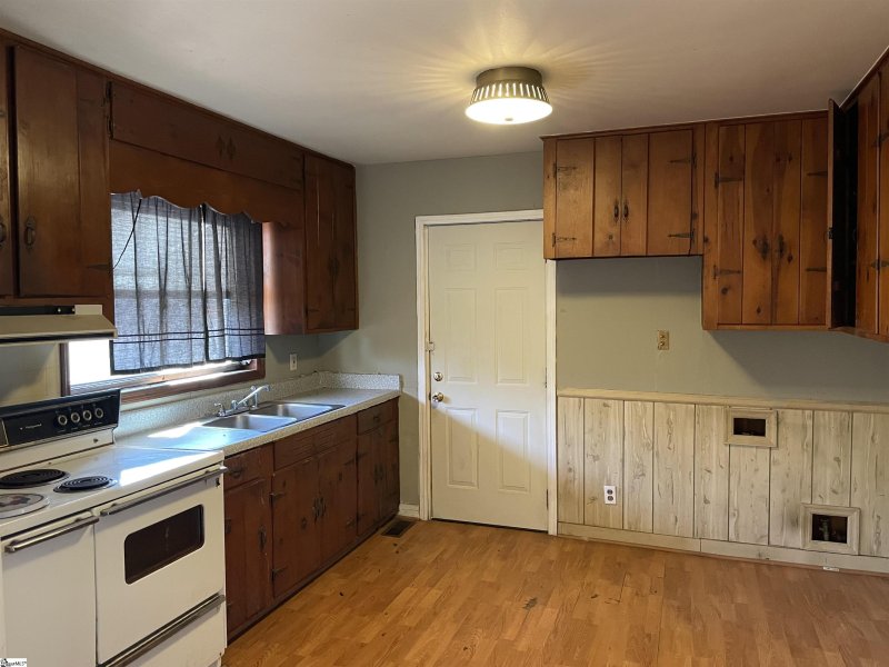 Property image 5 at 130 Overbrook Court, Spartanburg, SC 29306