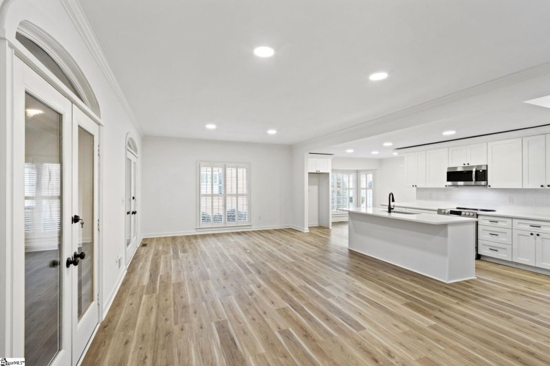 Property image 5 at 228 Glenbrooke Way, Greenville, SC 29615