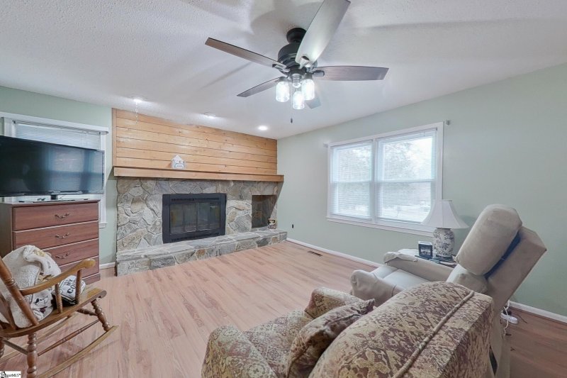 Property image 4 at 202 Stonegate Road, Simpsonville, SC 29681-2959