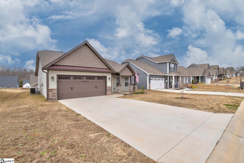 Property image 3 at 562 Chantry Lane, Moore, SC 29369