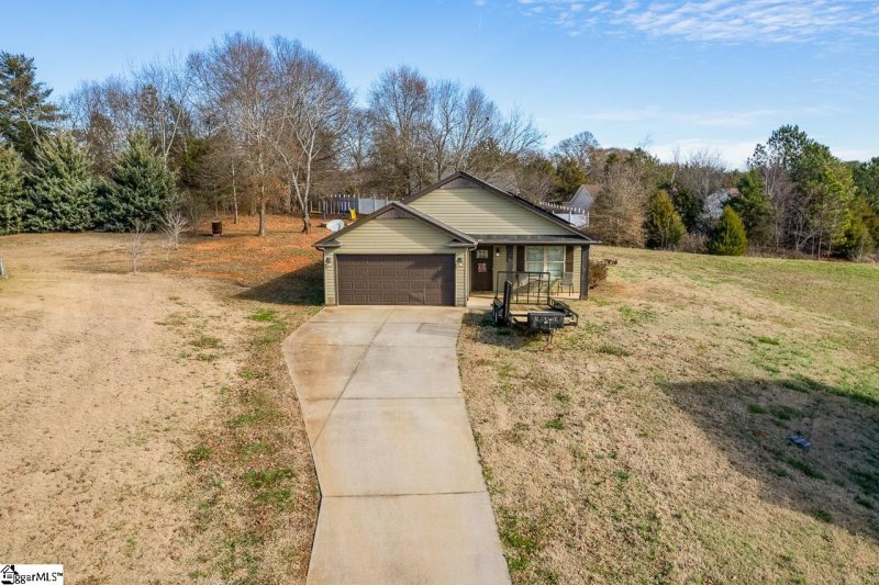 Property image 2 at 6 Awaken Court, Anderson, SC 29625