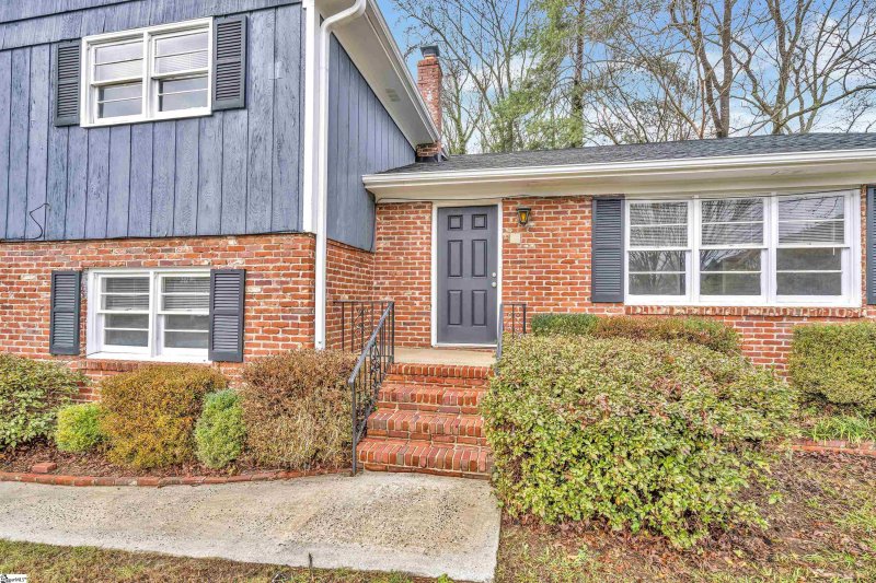 Property image 2 at 5 Balfer Drive, Greenville, SC 29615