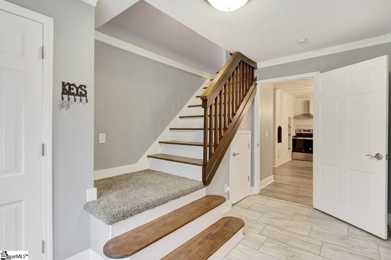 Property image 4 at 406 Holly Road, Taylors, SC 29687