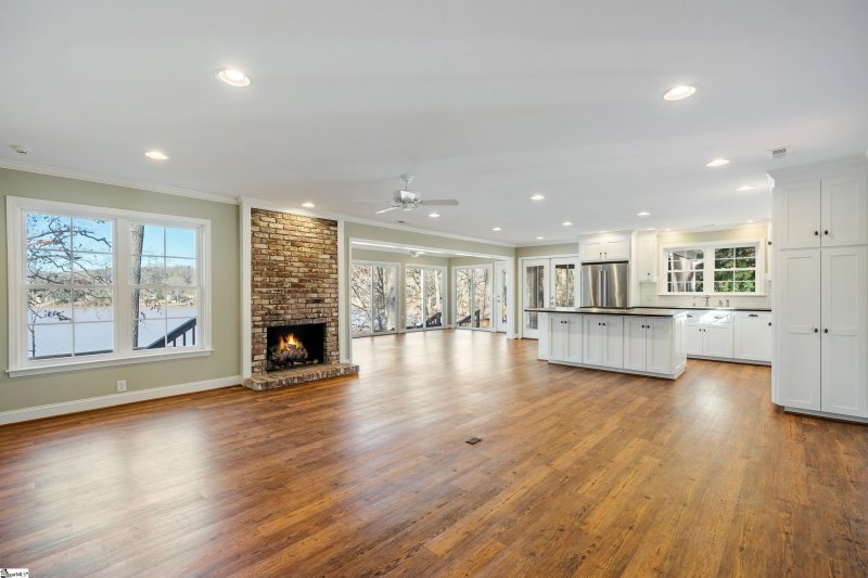 Property image 4 at 720 Lakeside Drive, Anderson, SC 29621