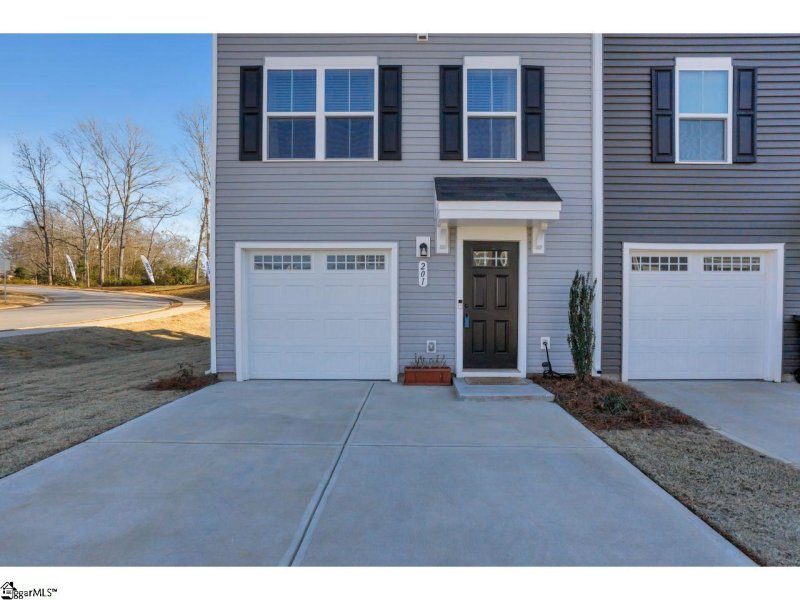 201 Maple Forge Trail