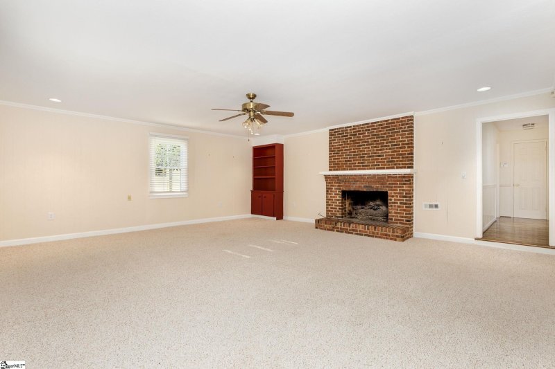 Property image 2 at 305 Hillside Drive, Greer, SC 29651-1720