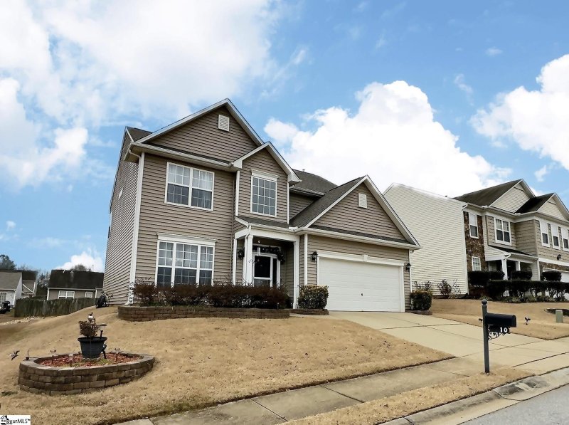 Property image 2 at 10 Nut Leaf Lane, Greenville, SC 29605