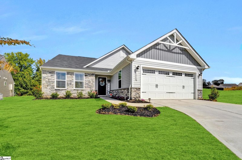 1038 Hunter Green Lane