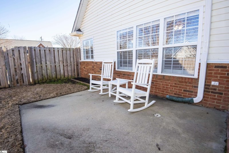 Property image 2 at 665 Ivybrooke Avenue, Greenville, SC 29615