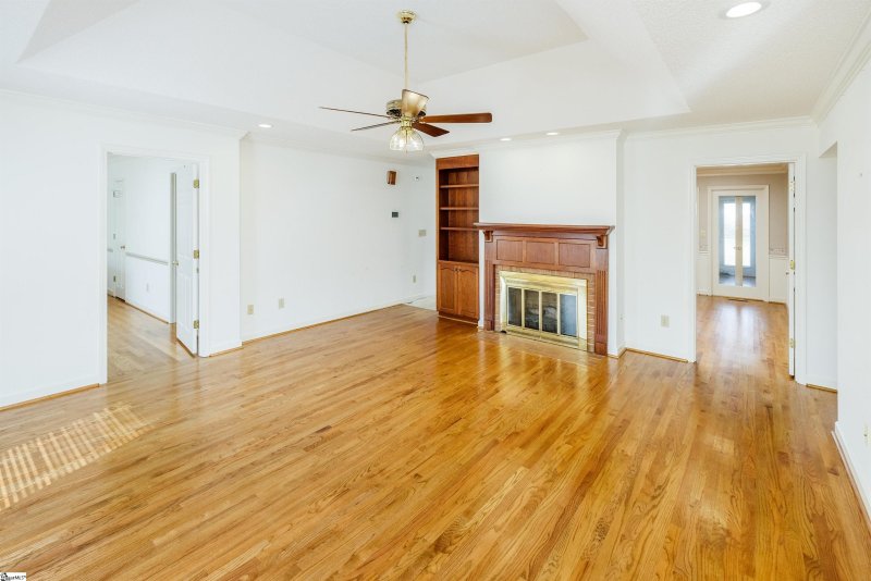 Property image 4 at 17 Midland Court, Taylors, SC 29687