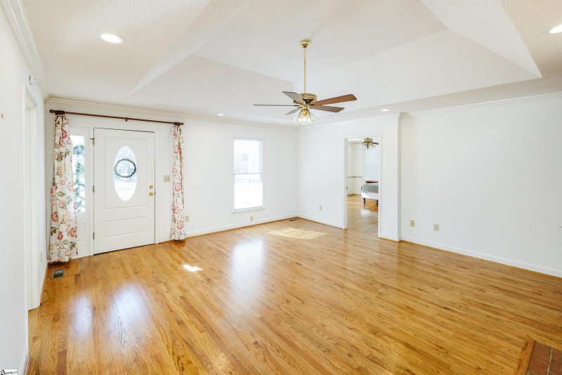 Property image 5 at 17 Midland Court, Taylors, SC 29687