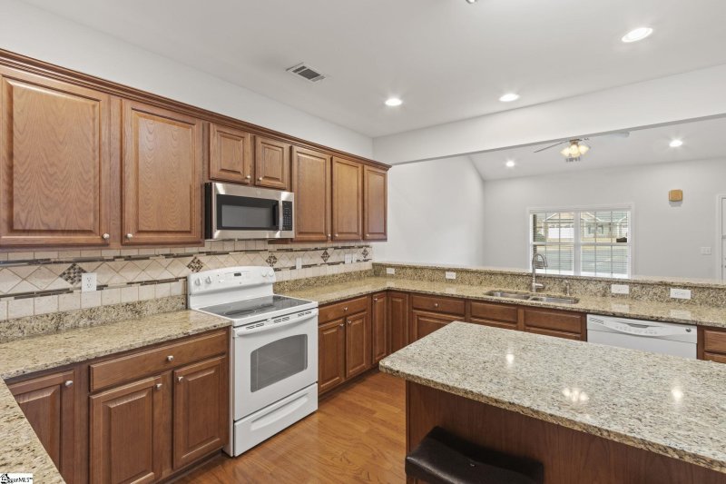 Property image 3 at 19 Hillsborough Drive, Anderson, SC 29621