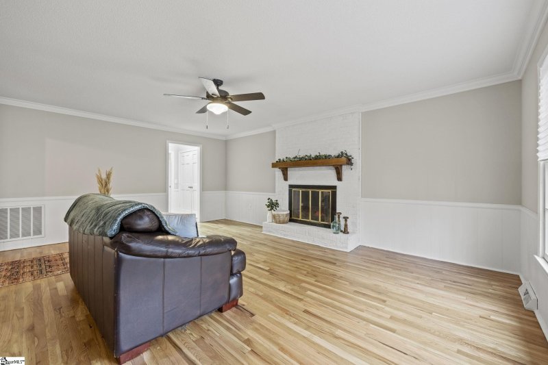 Property image 4 at 404 Holly Tree Lane, Simpsonville, SC 29681