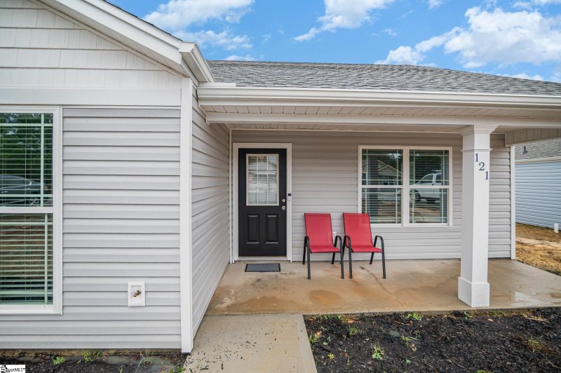 Property image 4 at 121 Colleton Lane, Clinton, SC 29325