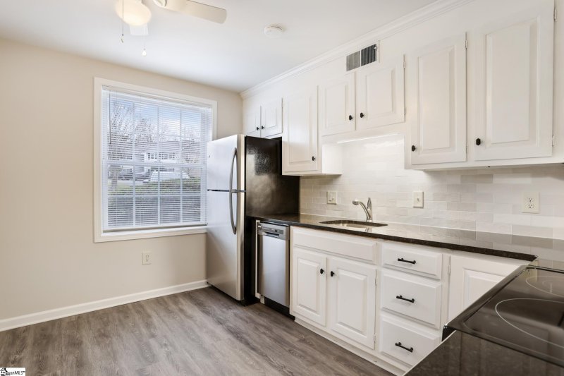 Property image 4 at 925 Cleveland Street, Greenville, SC 29601