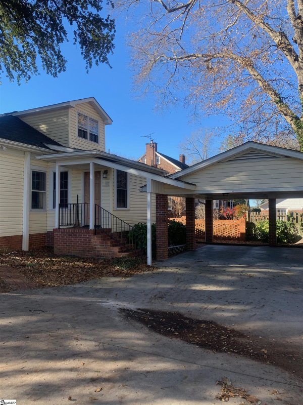 Property image 2 at 306 W Walnut Street, Clinton, SC 29325