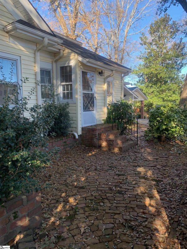 Property image 4 at 306 W Walnut Street, Clinton, SC 29325