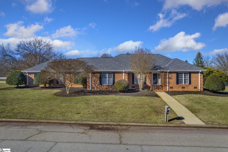 Property image 2 at 1 Wheatstone Court, Greenville, SC 29617