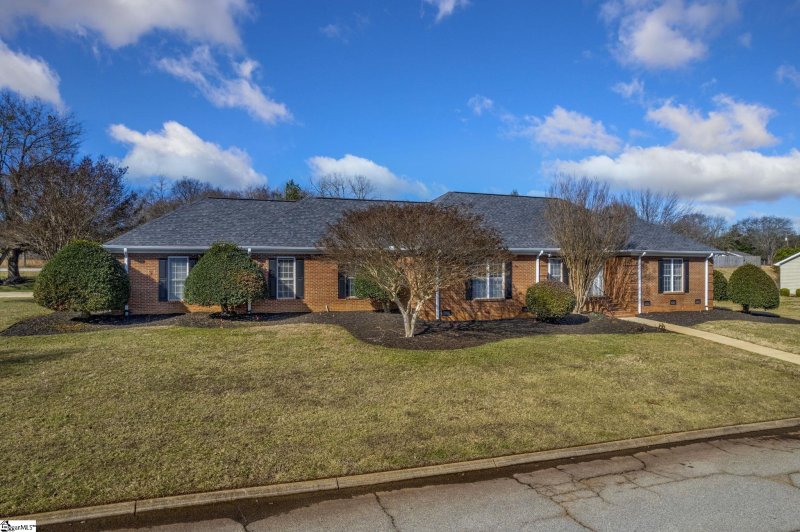 Property image 3 at 1 Wheatstone Court, Greenville, SC 29617