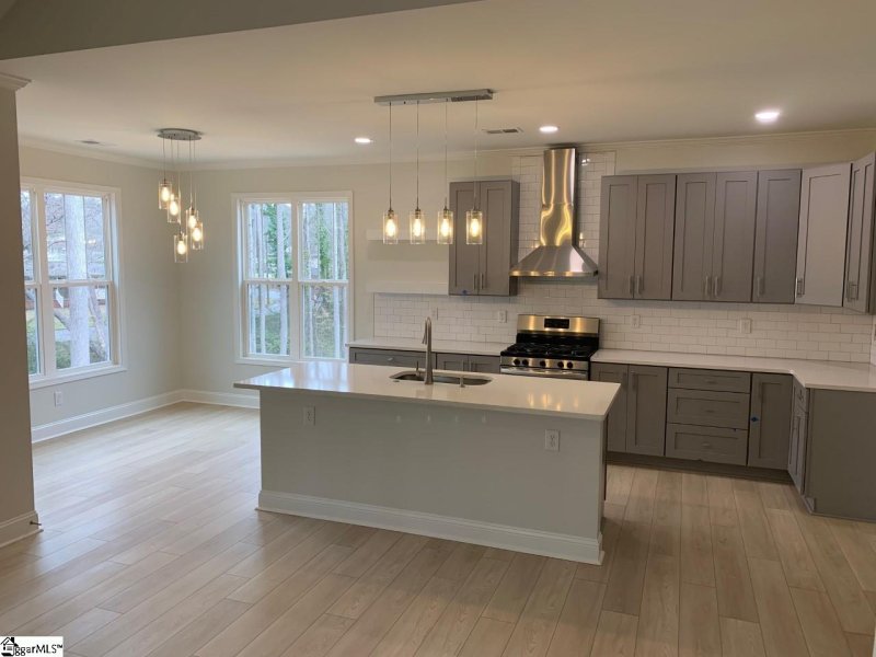 Property image 2 at 207 Woodvale Avenue, Fountain Inn, SC 29644