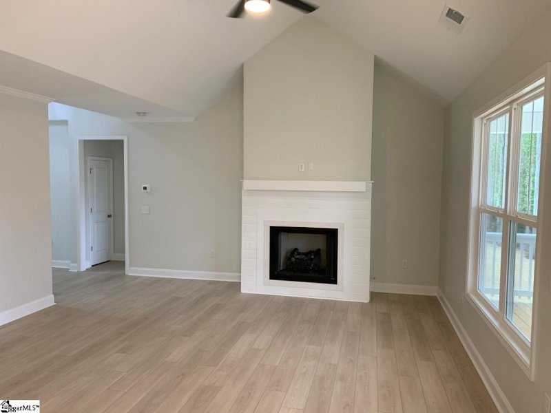 Property image 4 at 207 Woodvale Avenue, Fountain Inn, SC 29644