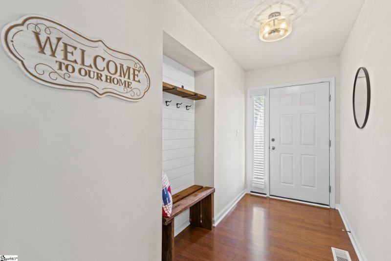 Property image 2 at 8 Hyde Park Lane, Mauldin, SC 29662