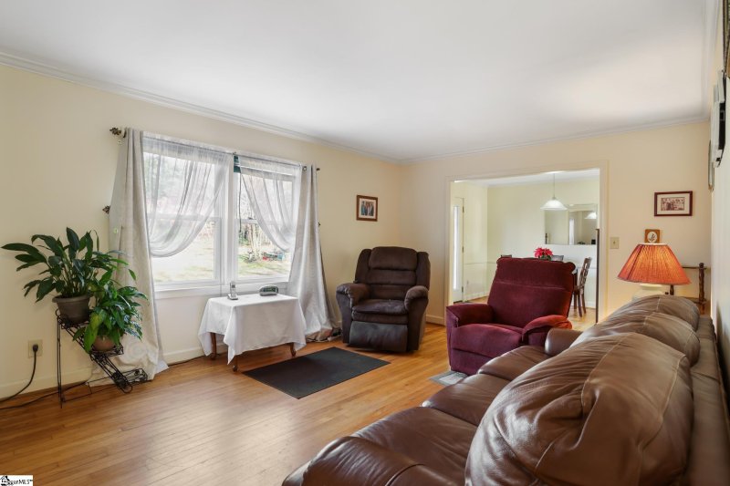 Property image 3 at 10 Wayne Drive, Taylors, SC 29687