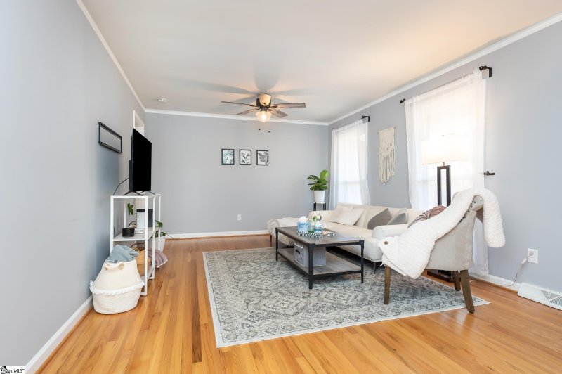 Property image 3 at 26 Pine Ridge Drive, Greenville, SC 29605