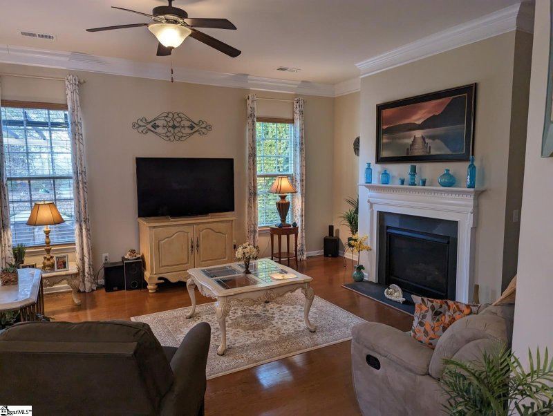 Property image 3 at 215 Chapel Hill Lane, Simpsonville, SC 29681