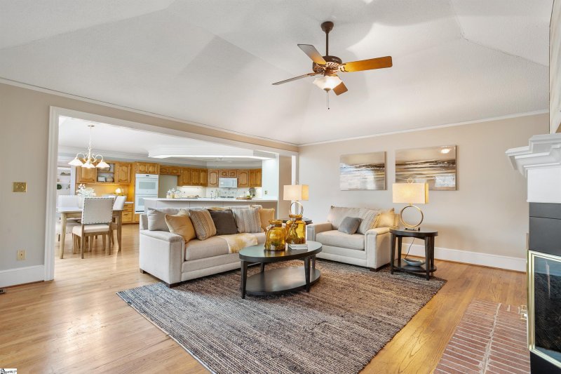 Property image 3 at 21 Darien Way, Greenville, SC 29615