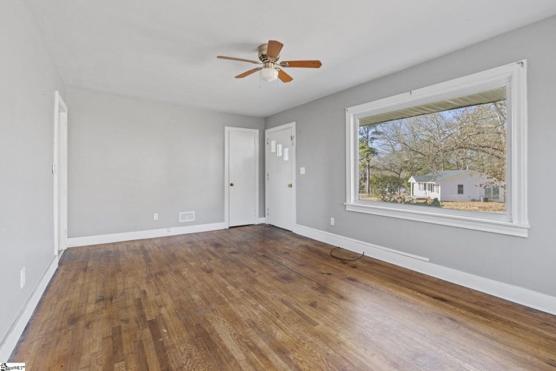 Property image 2 at 11 Prosperity Court, Greenville, SC 29605