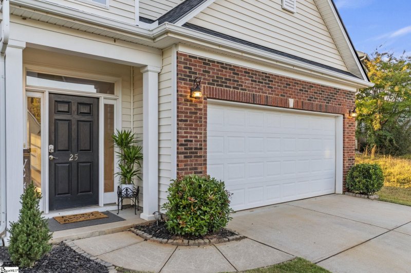 Property image 2 at 25 Shale Court, Greenville, SC 29607