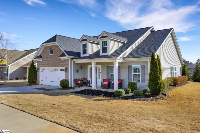 Property image 2 at 208 E Pyrenees Drive, Lyman, SC 29365