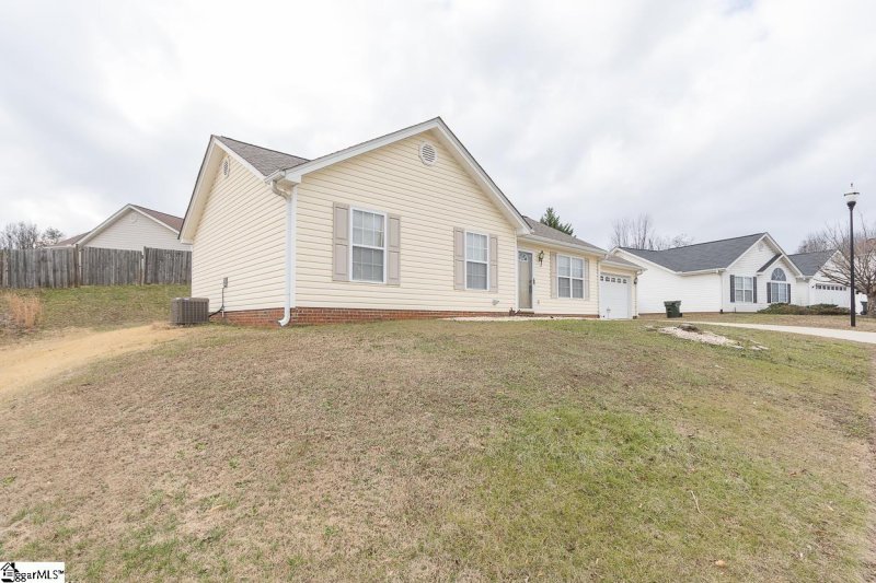 Property image 5 at 206 Juniper Leaf Way, Greer, SC 29651