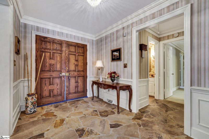 Property image 3 at 102 Graystone Road, Greenville, SC 29615