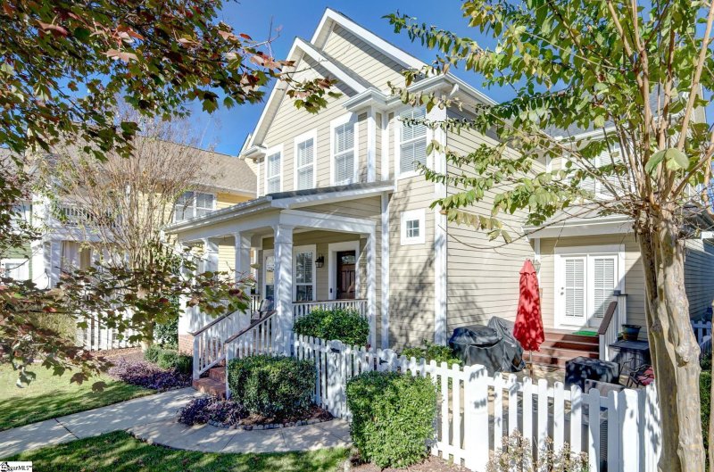 Property image 2 at 11 Valcourt Circle, Simpsonville, SC 29680