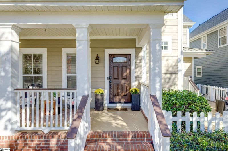 Property image 3 at 11 Valcourt Circle, Simpsonville, SC 29680