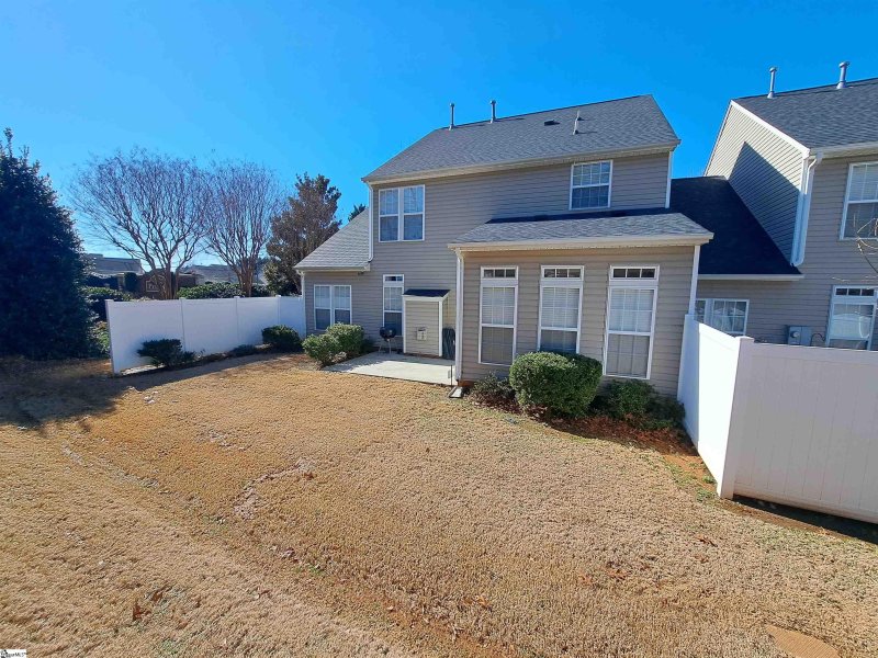 Property image 4 at 6 Pelham Townes Drive, Greenville, SC 29615