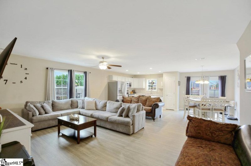 Property image 4 at 107 Tea Leaf Court, Anderson, SC 29626