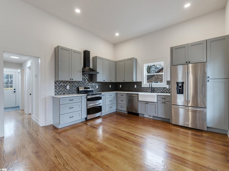 Property image 2 at 15 Haynesworth Street, Greenville, SC 29611