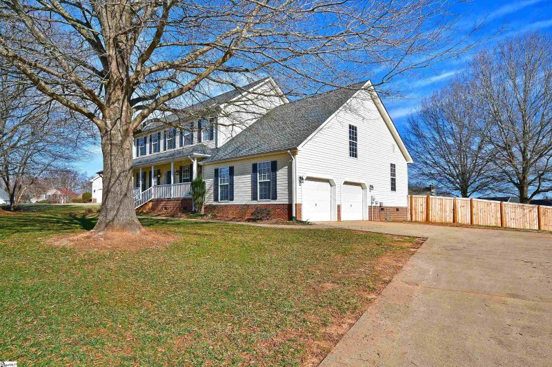 Property image 3 at 310 Saddlebred Drive, Pelzer, SC 29669