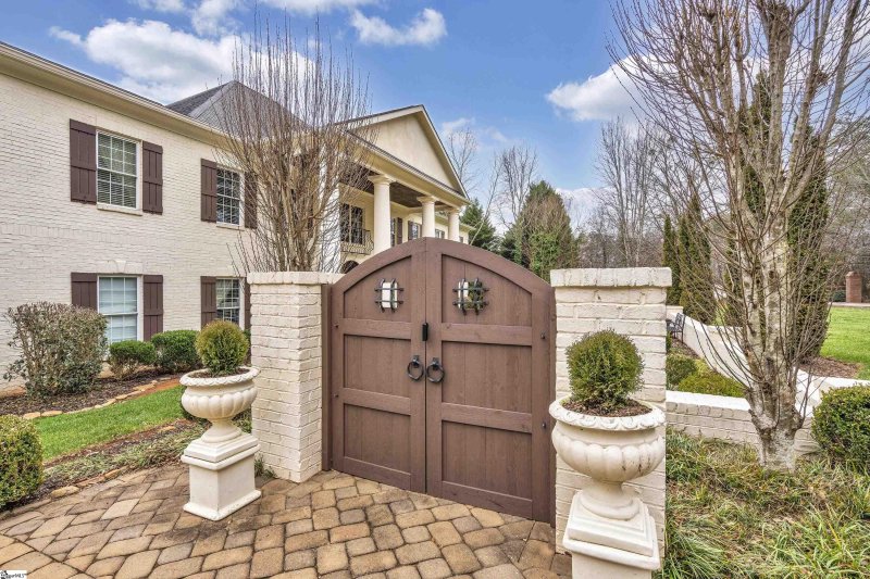 Property image 3 at 12 Woodvalley Court, Greenville, SC 29617