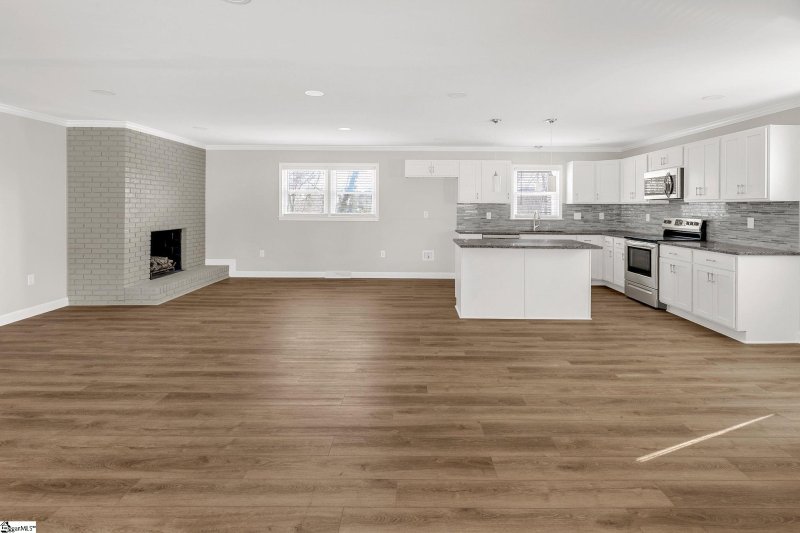 Property image 5 at 812 Butler Springs Road, Greenville, SC 29615-1924