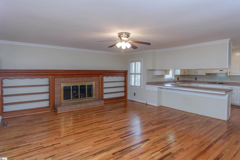 Property image 4 at 107 Poinsettia Drive, Simpsonville, SC 29681