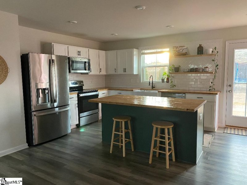 Property image 4 at 118 Wedgemere Drive, Greenville, SC 29605