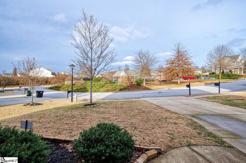 Property image 4 at 14 Remus Way, Simpsonville, SC 29681