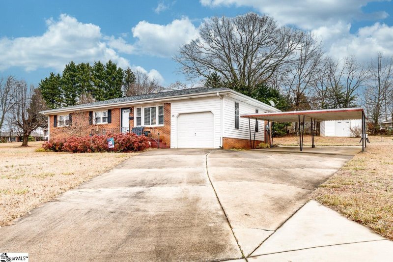 Property image 3 at 23 Woodridge Drive, Greenville, SC 29611