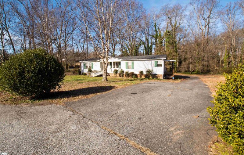 Property image 2 at 103 Douglas Drive, Greer, SC 29651