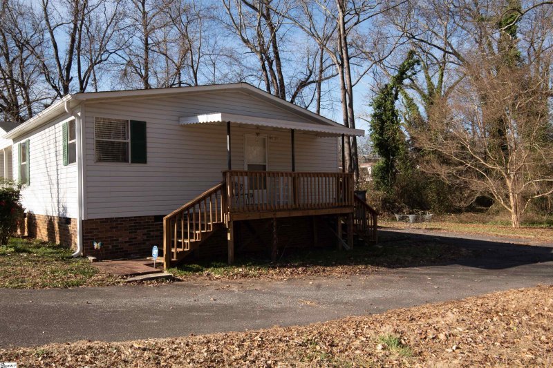 Property image 4 at 103 Douglas Drive, Greer, SC 29651